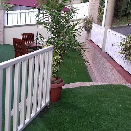 Shay Lyah Self Catering Apartment Victoria Bagian luar foto
