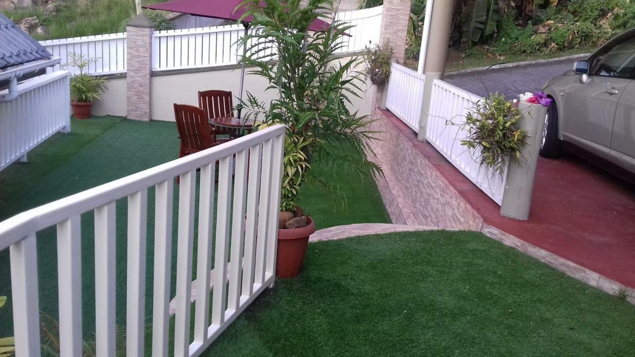 Shay Lyah Self Catering Apartment Victoria Bagian luar foto