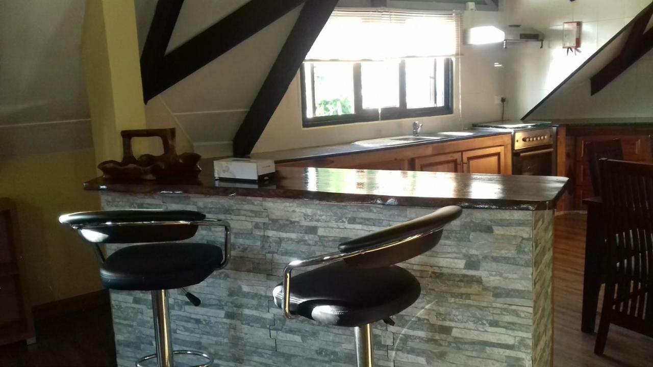 Shay Lyah Self Catering Apartment Victoria Bagian luar foto