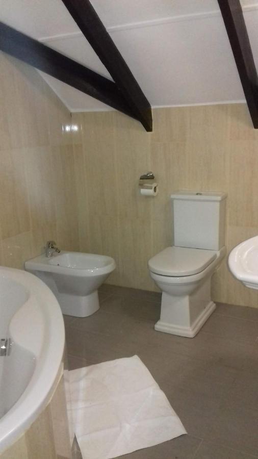 Shay Lyah Self Catering Apartment Victoria Bagian luar foto